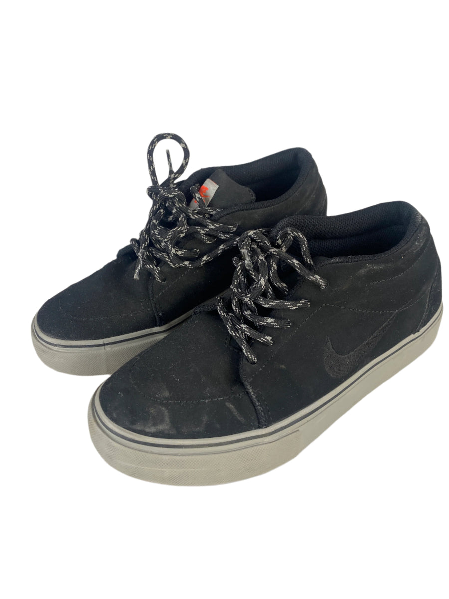 Nike Youth SB Charge Shoe