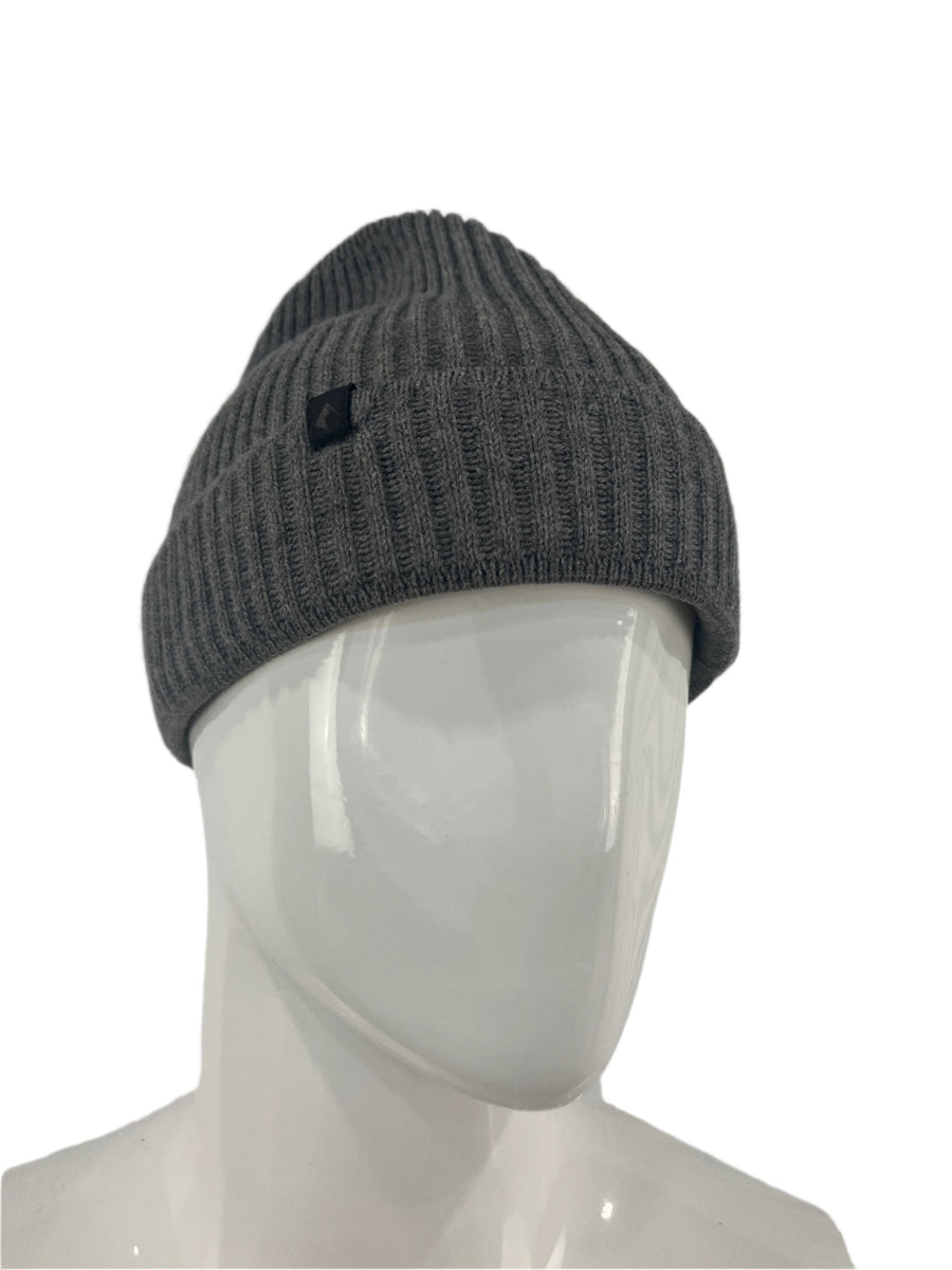 Mountain Gris Flat Knit Beanie