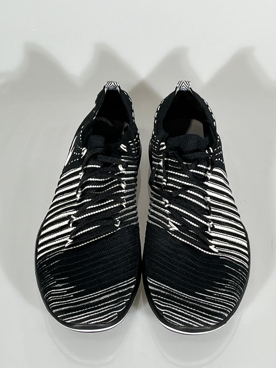 Nike Free Transform Flyknit Athletic Shoes